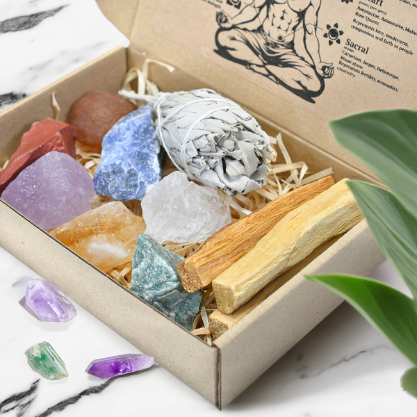 Set di pietre naturali, cristalli e incenso - esoterismo, yoga, meditazione