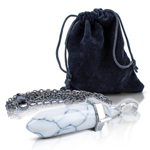 Ciondolo con turchese bianco in sacchetto + catena