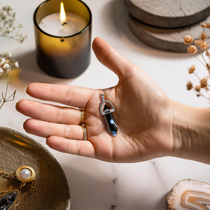 Ciondolo con agata nera in sacchetto + catena