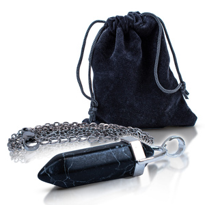 Ciondolo con turchese nero in sacchetto + catena